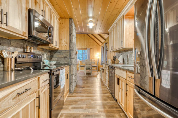 Charming, riverfront cabin with fireplace - dog-friendly