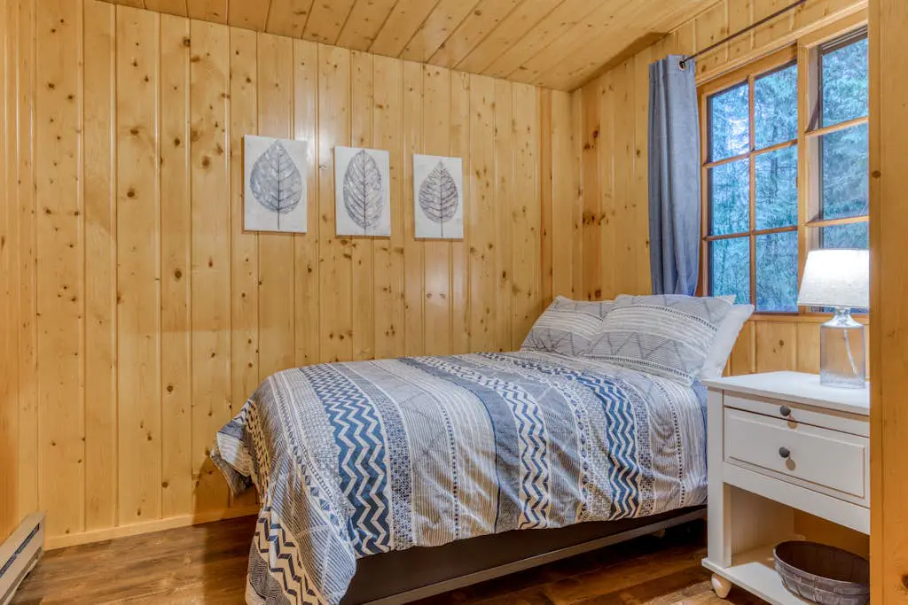 Charming, riverfront cabin with fireplace - dog-friendly