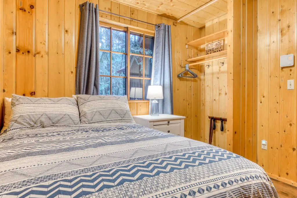 Charming, riverfront cabin with fireplace - dog-friendly