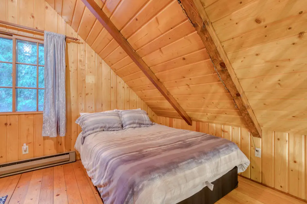 Charming, riverfront cabin with fireplace - dog-friendly