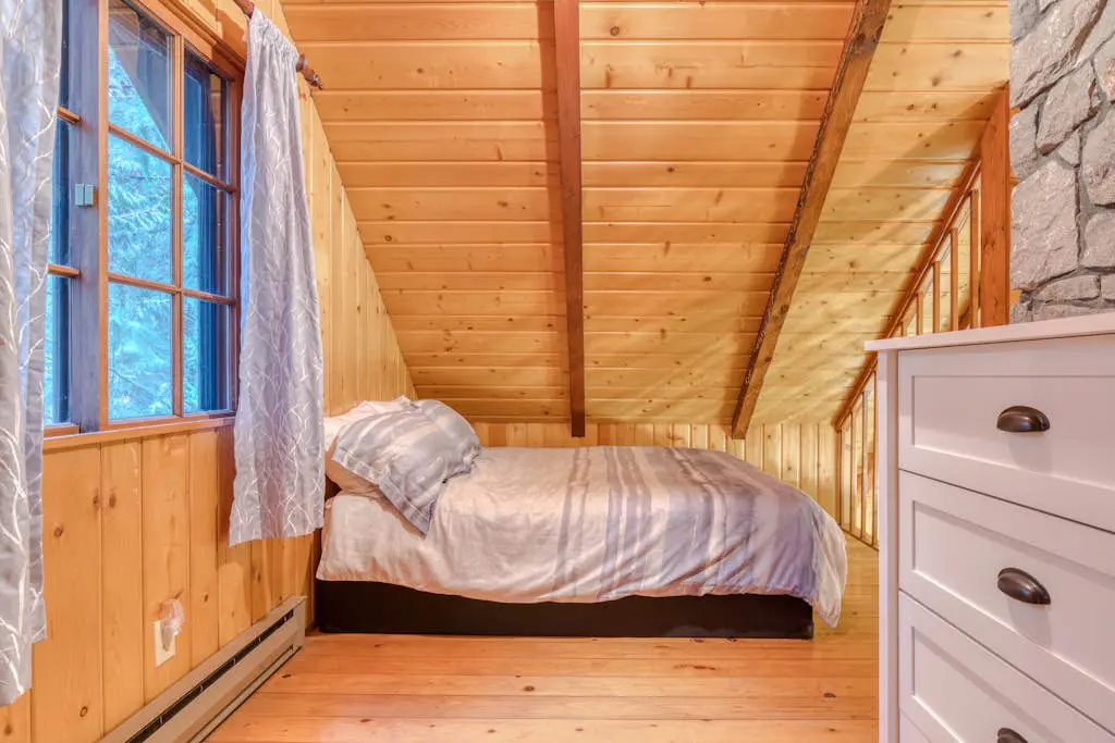 Charming, riverfront cabin with fireplace - dog-friendly