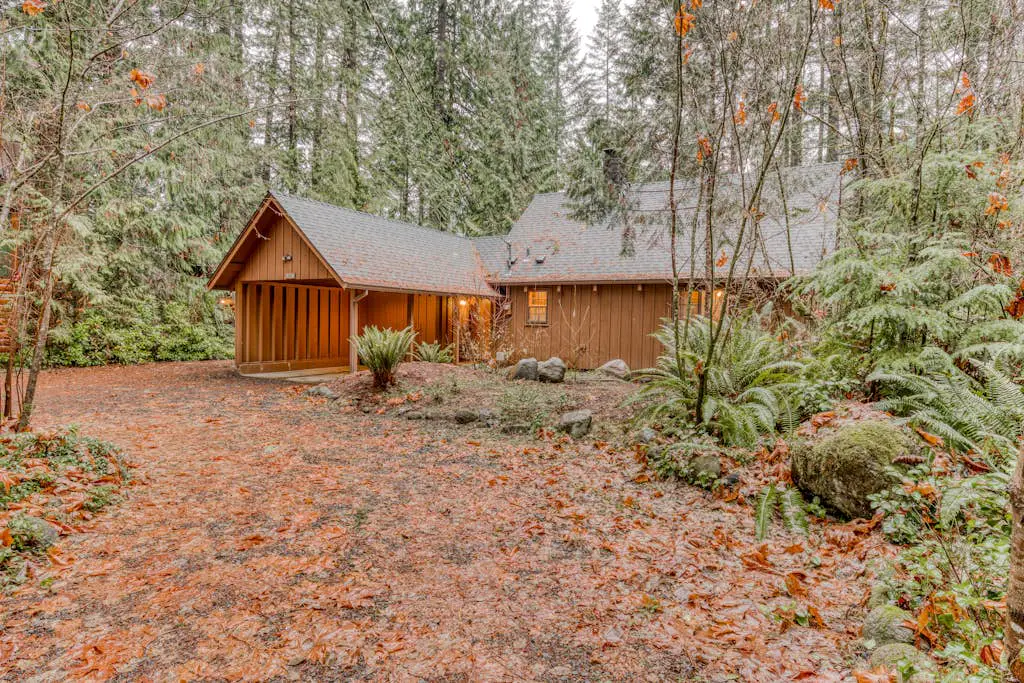 Charming, riverfront cabin with fireplace - dog-friendly