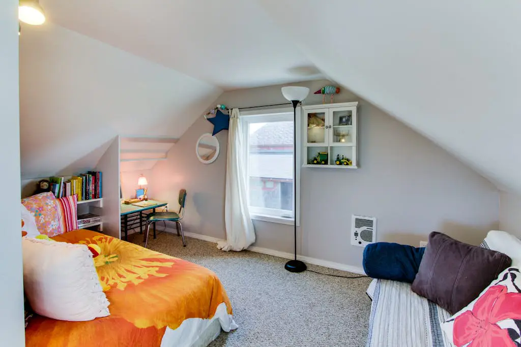 Ocean View Home with Free WiFi and Cable and a Full Kitchen - One Dog is Welcome
