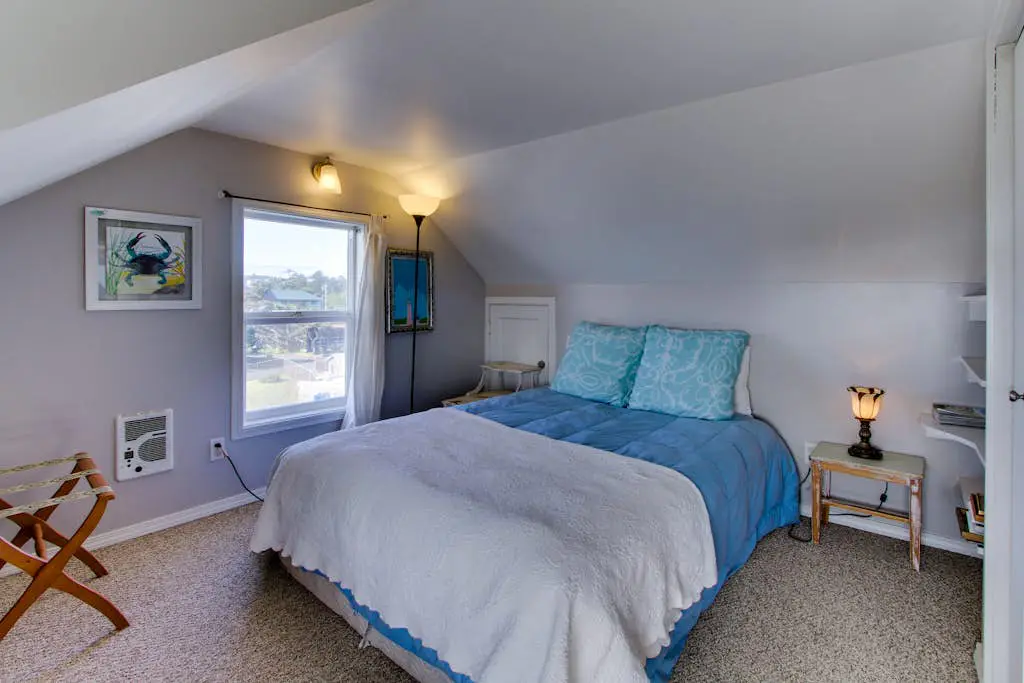Ocean View Home with Free WiFi and Cable and a Full Kitchen - One Dog is Welcome
