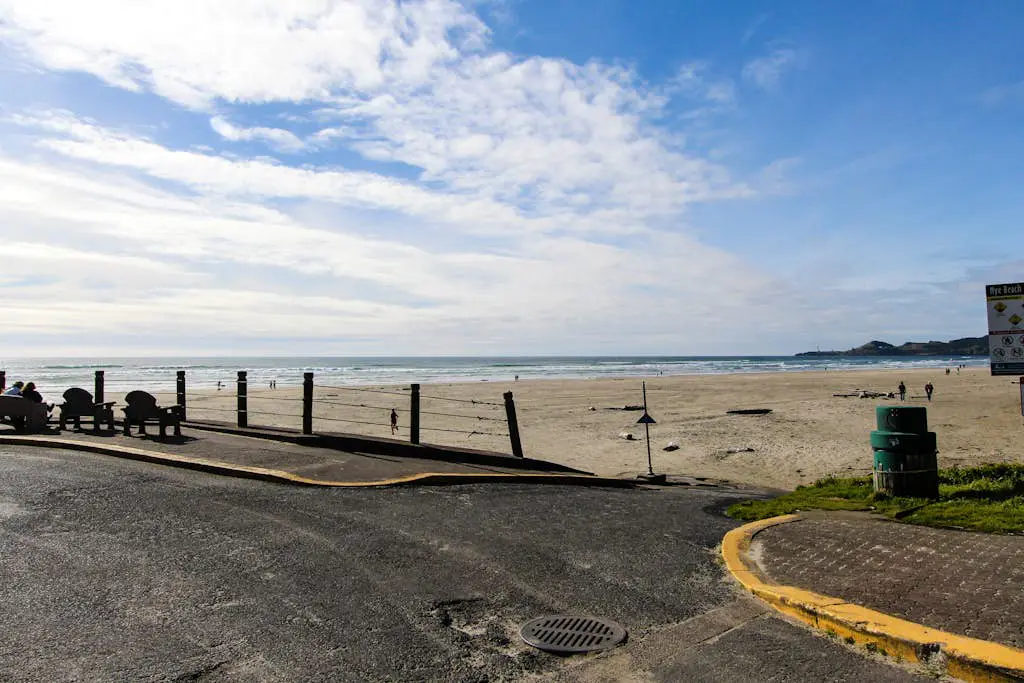 Ocean View Home with Free WiFi and Cable and a Full Kitchen - One Dog is Welcome