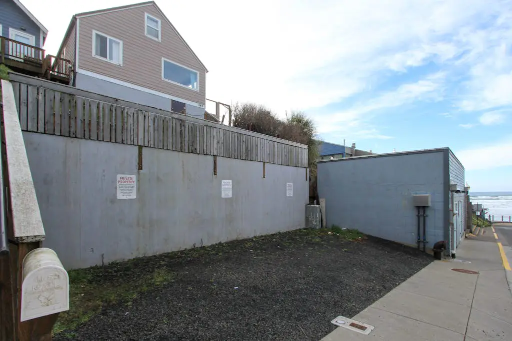 Ocean View Home with Free WiFi and Cable and a Full Kitchen - One Dog is Welcome