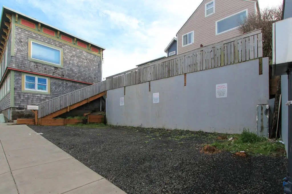 Ocean View Home with Free WiFi and Cable and a Full Kitchen - One Dog is Welcome
