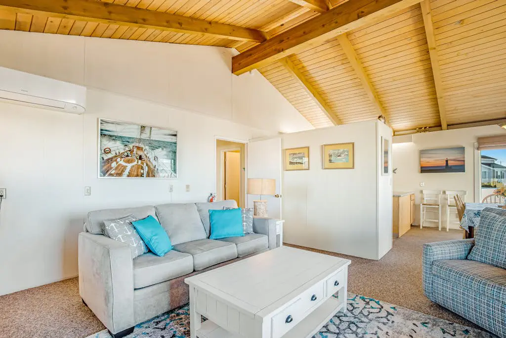Dog-Friendly Oceanview Duplex with Beach Access - Walk to Nye Beach Shops