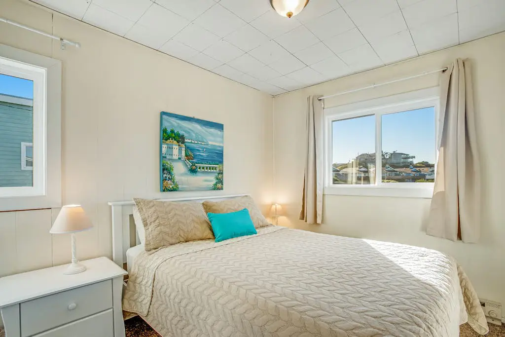 Dog-Friendly Oceanview Duplex with Beach Access - Walk to Nye Beach Shops