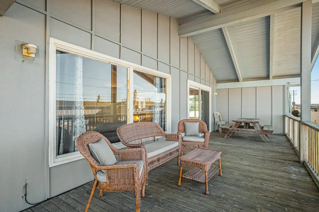 Dog-Friendly Oceanview Duplex with Beach Access - Walk to Nye Beach Shops