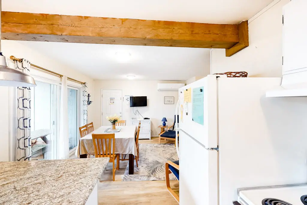 Dog-Friendly Oceanview Duplex with Beach Access - Walk to Nye Beach Shops