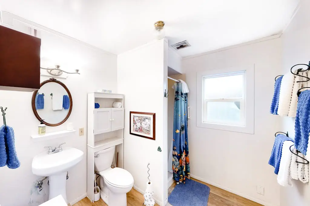 Dog-Friendly Oceanview Duplex with Beach Access - Walk to Nye Beach Shops