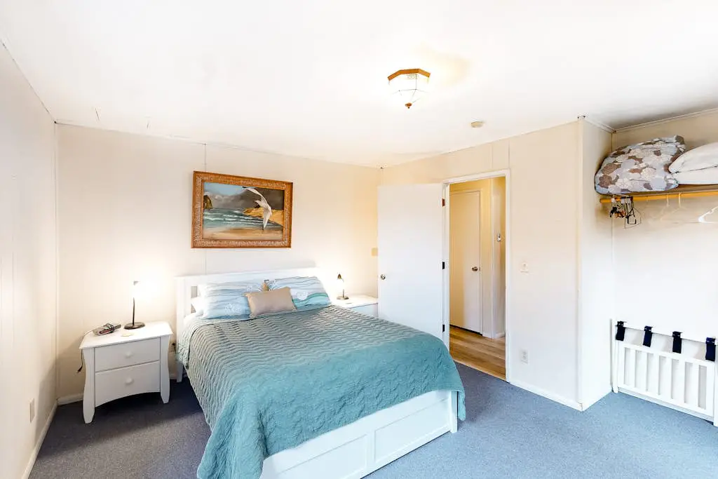 Dog-Friendly Oceanview Duplex with Beach Access - Walk to Nye Beach Shops