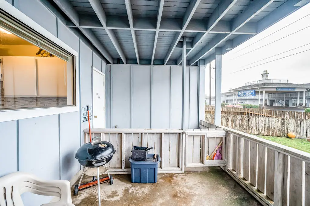 Dog-Friendly Oceanview Duplex with Beach Access - Walk to Nye Beach Shops