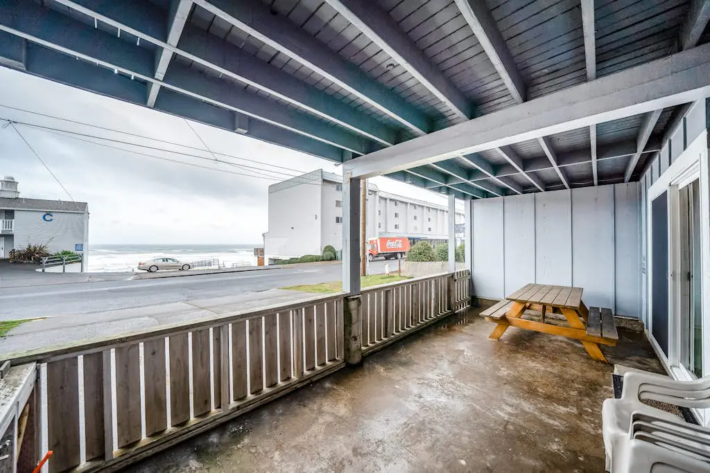 Dog-Friendly Oceanview Duplex with Beach Access - Walk to Nye Beach Shops