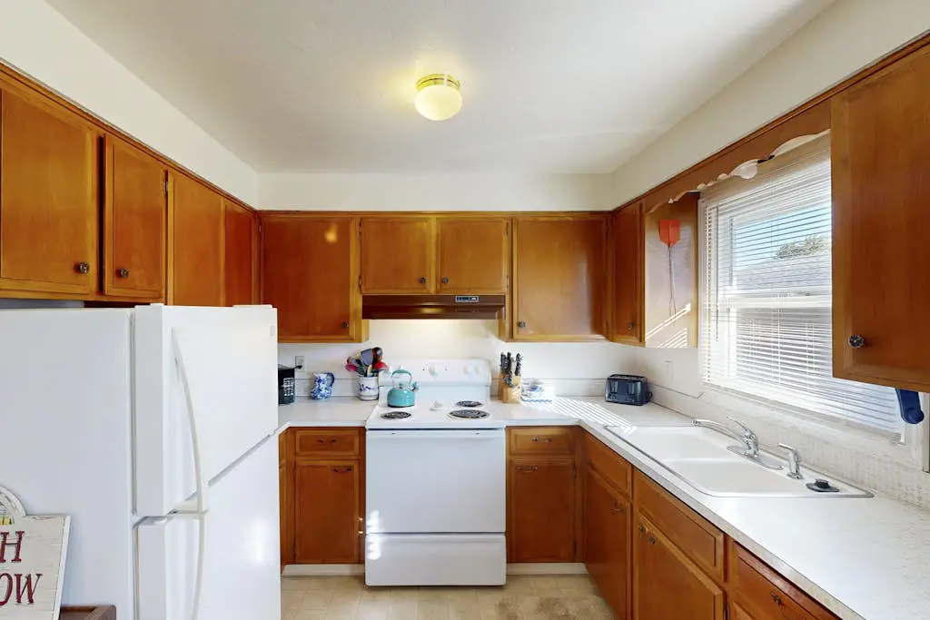 Charming Dog-Friendly Condo with Ocean View - Close to Beach & Nye Shops