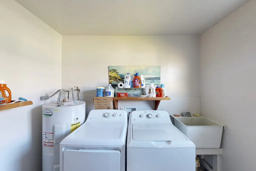 Charming Dog-Friendly Condo with Ocean View - Close to Beach & Nye Shops