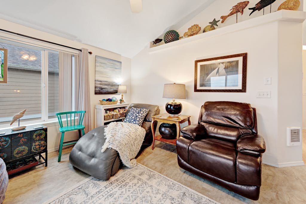 Modern Beach House with Partial Ocean Views - Walk to Nye Beach & Attractions