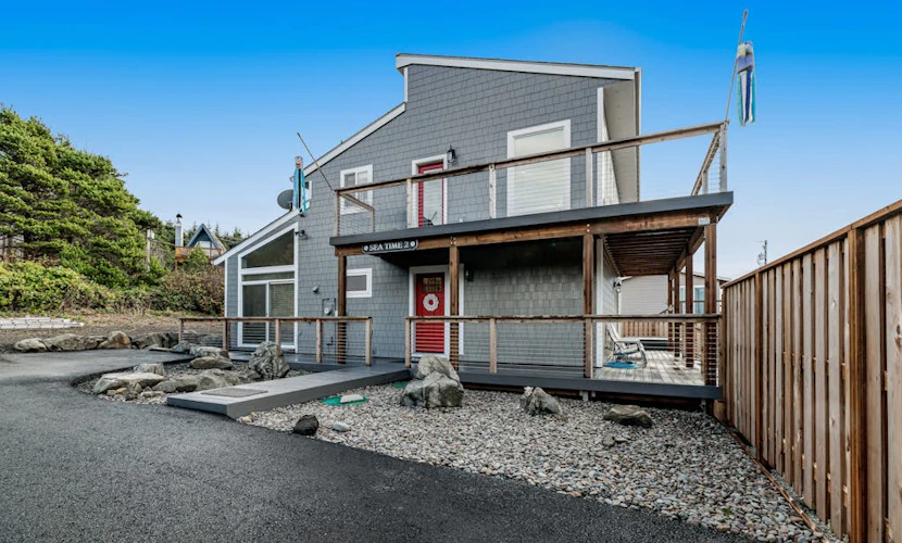 Oceanfront home with hot tub, private beach access & ocean views - dog-friendly