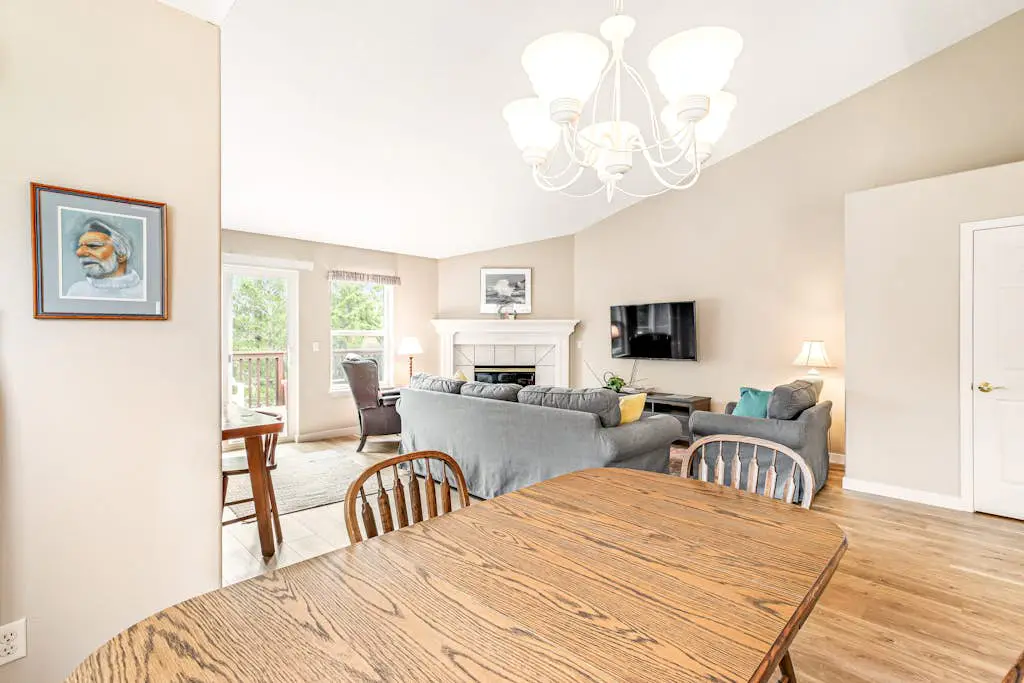 Dog friendly house withspacious deck, gas grill, near Manzanita and the ocean