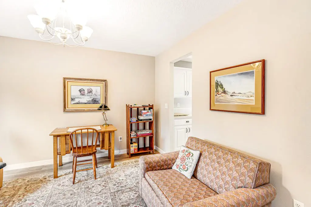 Dog friendly house withspacious deck, gas grill, near Manzanita and the ocean