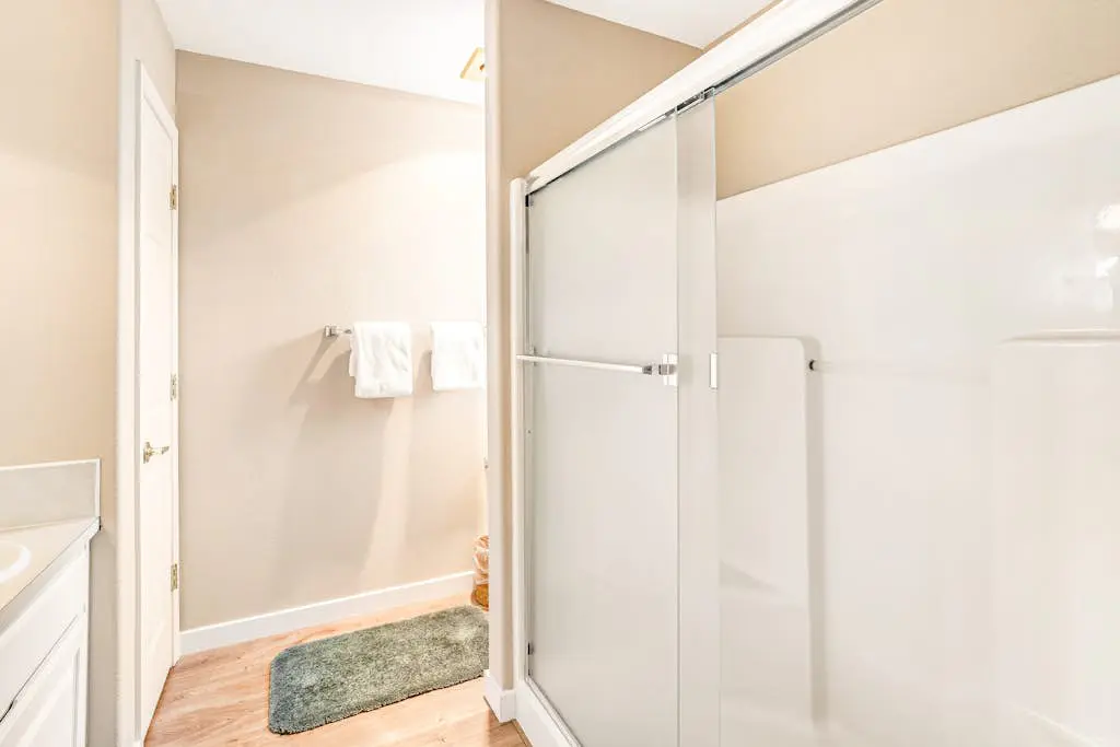 Dog friendly house withspacious deck, gas grill, near Manzanita and the ocean