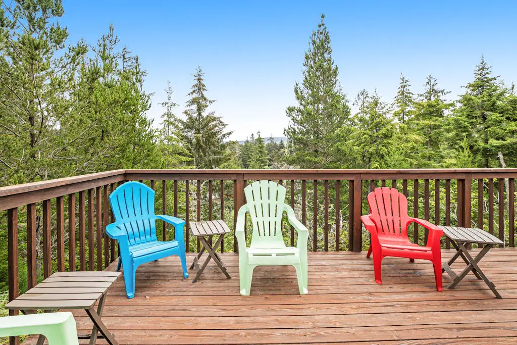Dog friendly house withspacious deck, gas grill, near Manzanita and the ocean