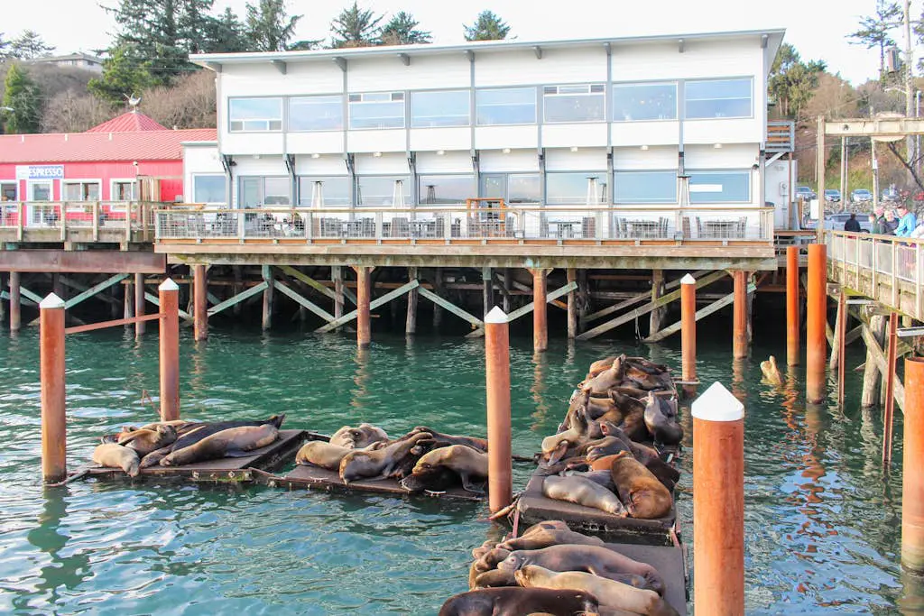 Delightful Harbor Perch Near Town with Shared pool & hot tub & Private Balcony