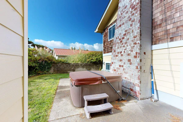 Ocean-view home - private hot tub, outdoor shower, dog-friendly - walk to beach