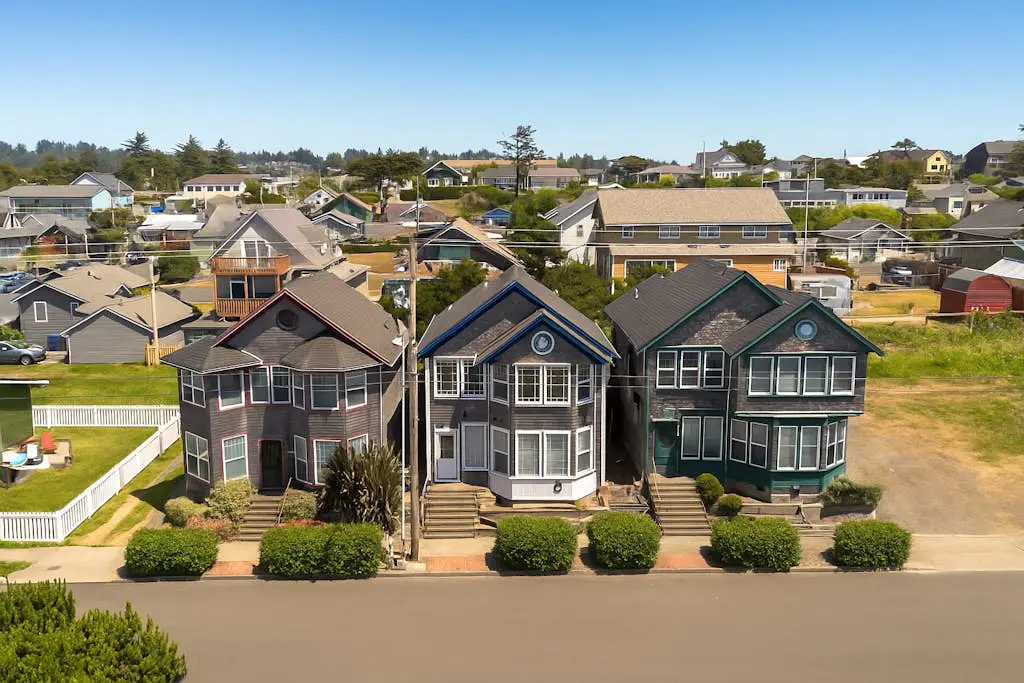 3 stunning water-view homes 1 block from beach with new hot tub-walk to Coast St
