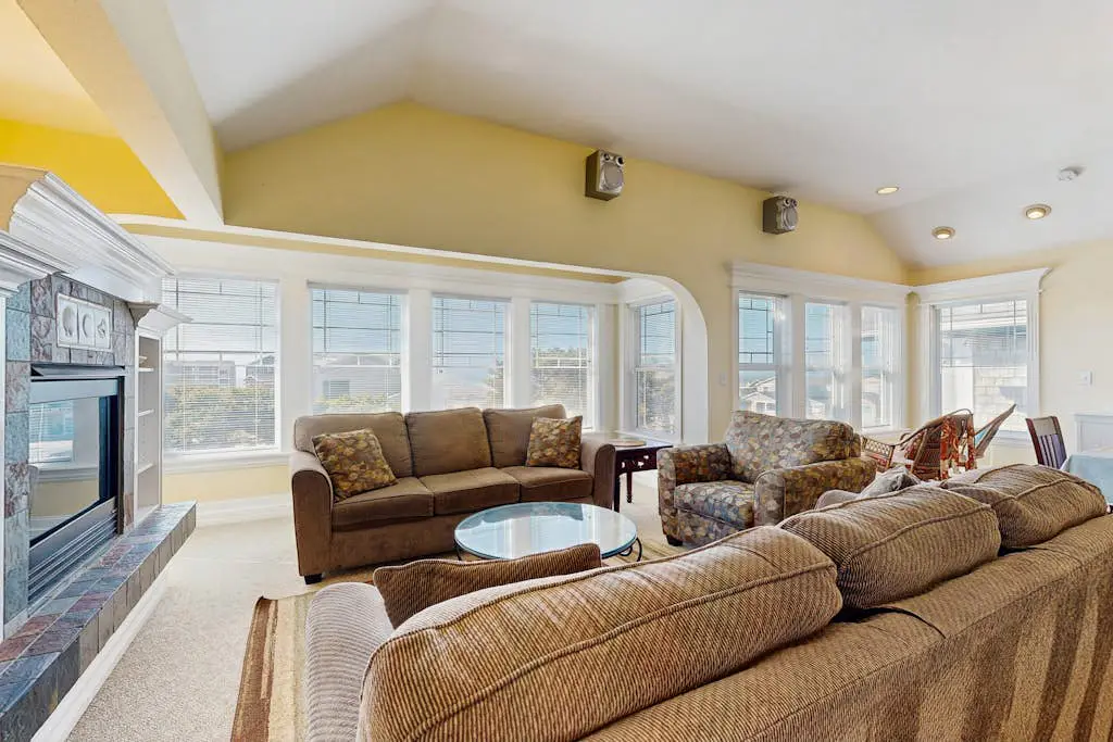 3 stunning water-view homes 1 block from beach with new hot tub-walk to Coast St