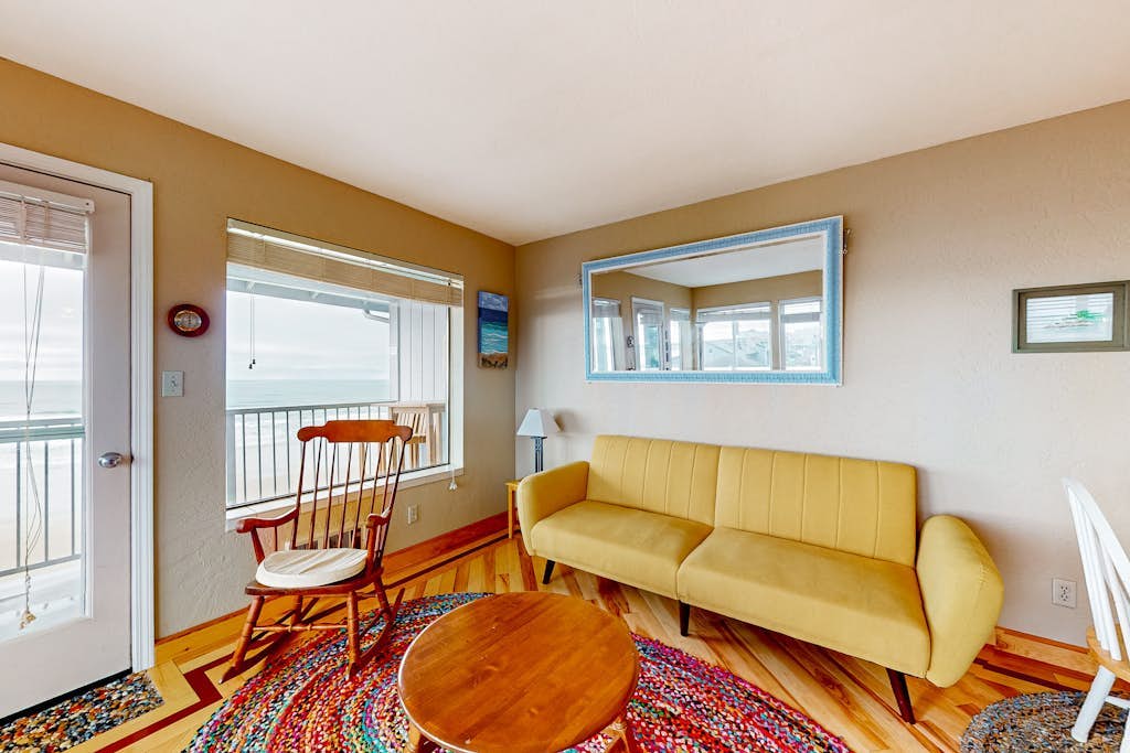 Oceanfront Nye Beach condo with gorgeous corner view & beach access