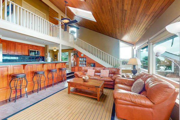 Oceanfront Home w/ Private Hot Tub, Ocean Views, Fireplace & Beach Access Path