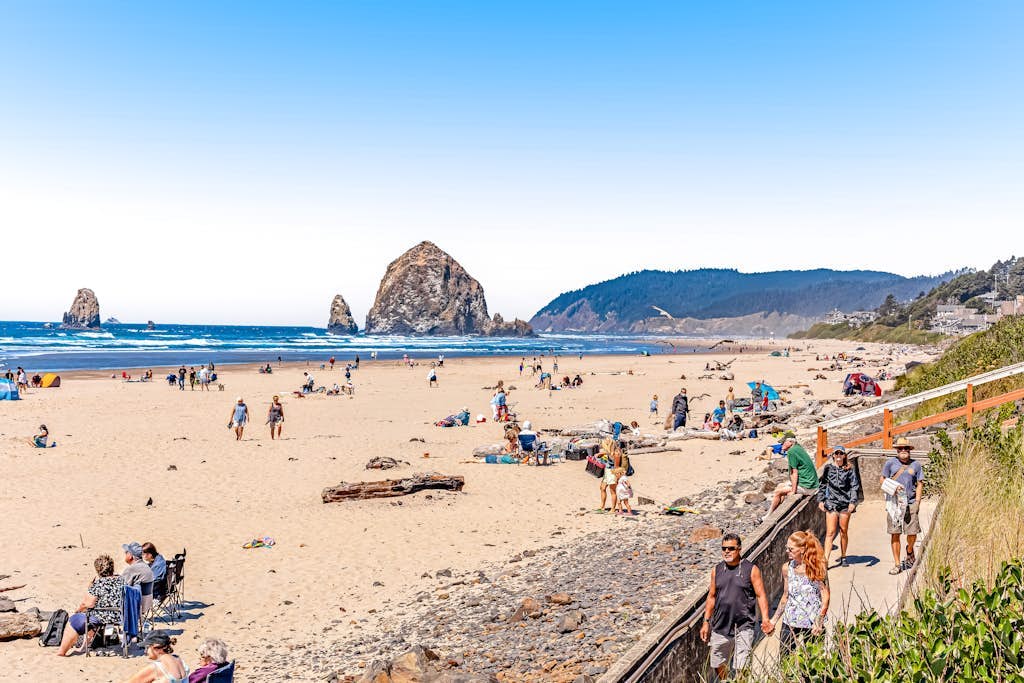 Spacious home with fenced yard, deck, grill, fast WiFi, & game room