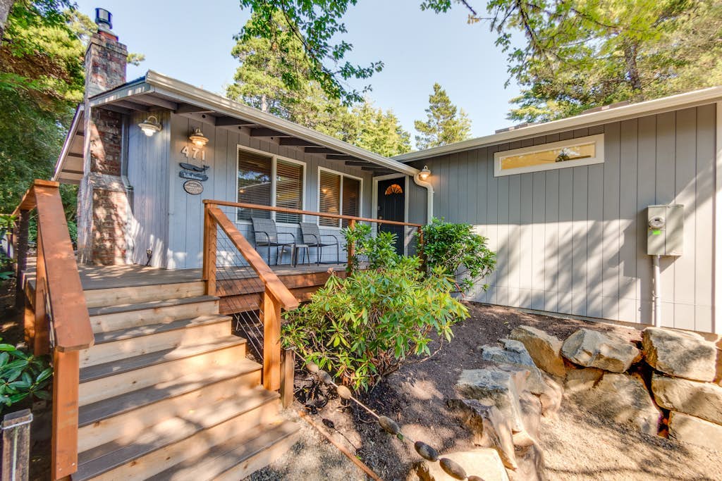 Gray Whale Cove  - MCA 935