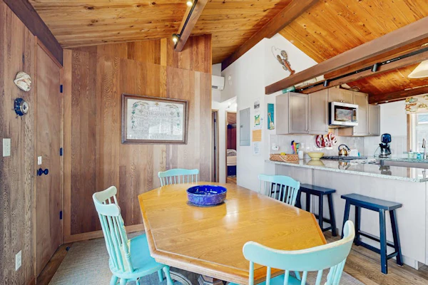 Dog-friendly ocean-view home with gas grill, deck, gas fireplace, washer/dryer