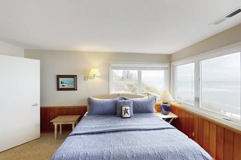 Spectacular Seaside Surf-View Home