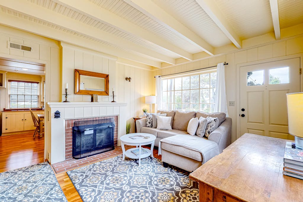 Beautiful Cape Cod cottage - one block from the beach with covered balcony & W/D