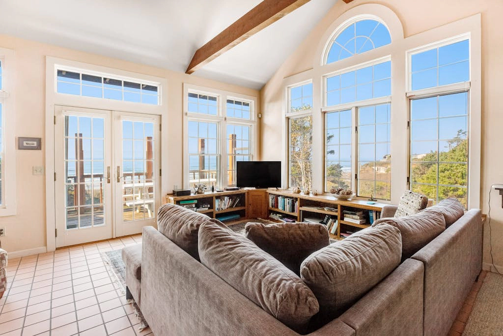 Pacific Ocean View Lodge