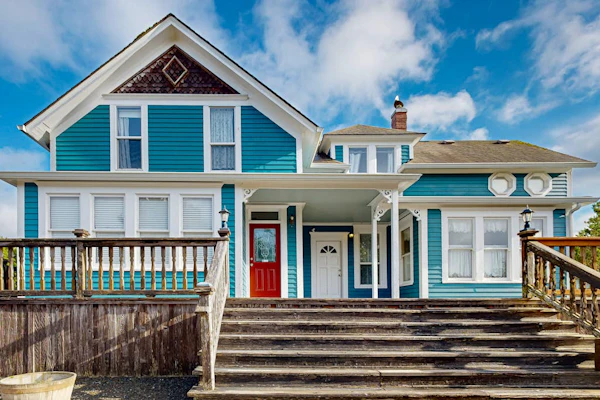 Restored Victorian Home with Free High-Speed WiFi & Washer/Dryer