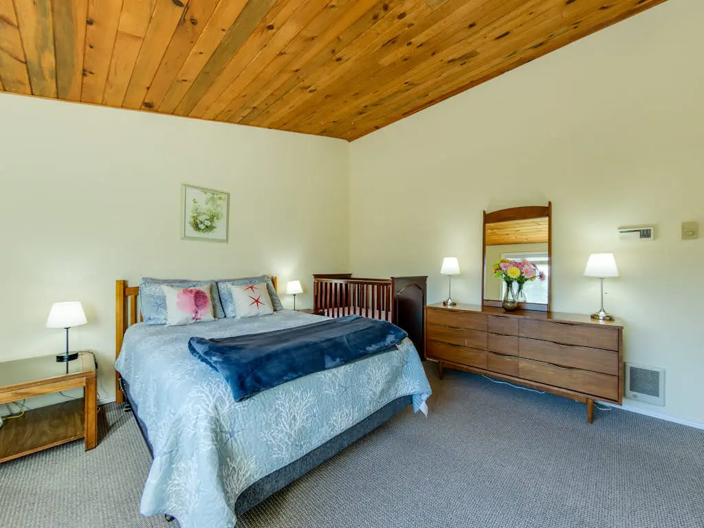 2-story dog-friendly home with beach access, Ping-Pong table, & grill