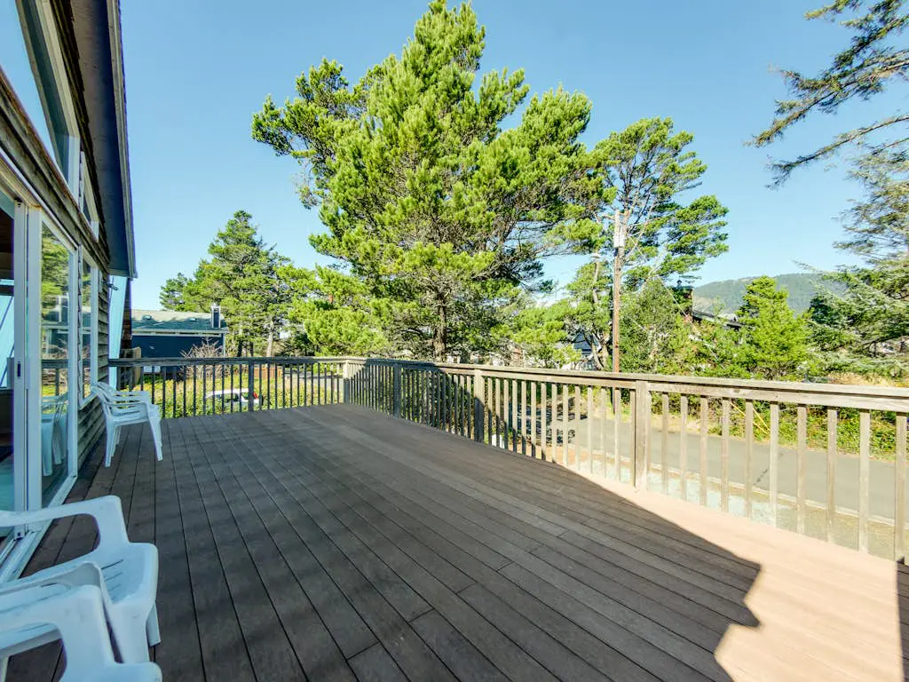 2-story dog-friendly home with beach access, Ping-Pong table, & grill