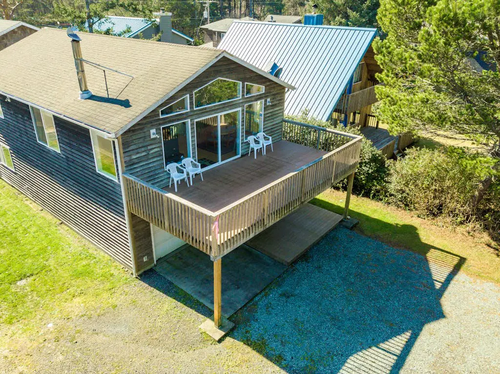 2-story dog-friendly home with beach access, Ping-Pong table, & grill