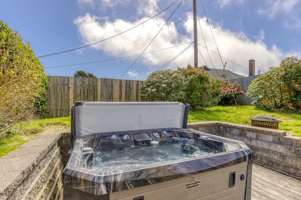 Updated Dog-Friendly House with Private Hot Tub - 1/2 Block from Beach