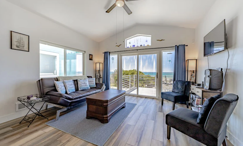 Dog-friendly oceanside home w/WiFi, ocean views, private W/D, deck, & fireplace