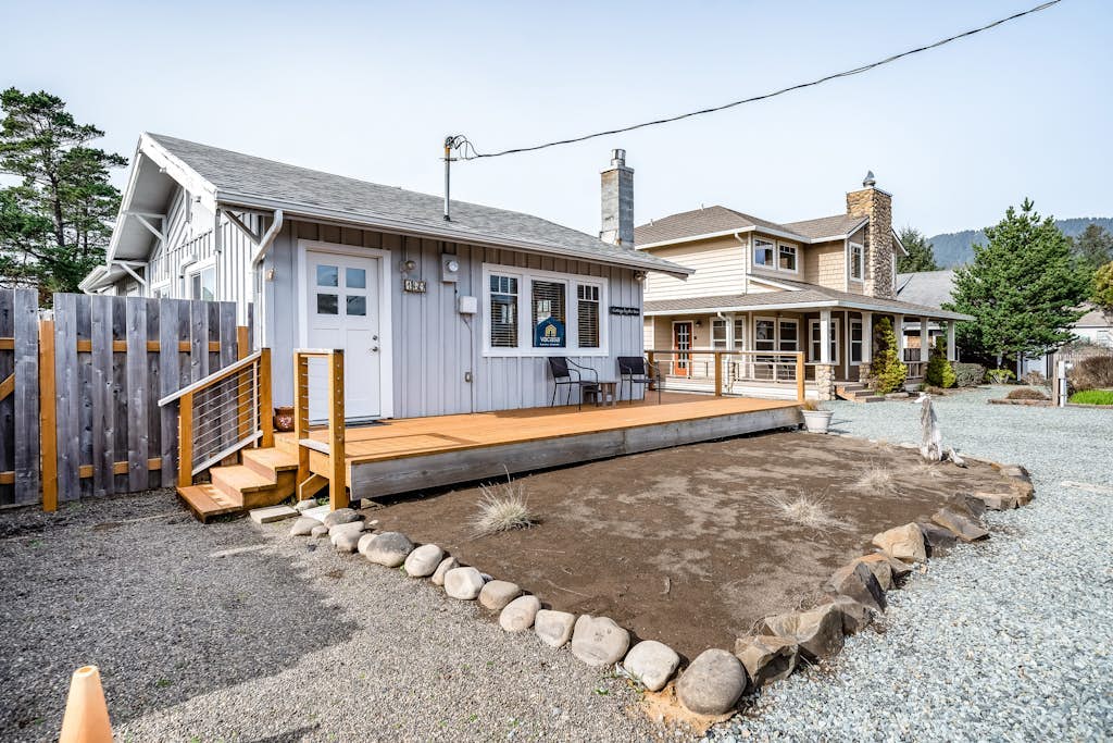 Cottage by the Sea - MCA 1213