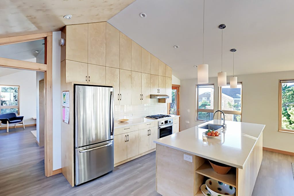 Ocean-view modern masterpiece just 4 houses down from beach - fireplace & grill