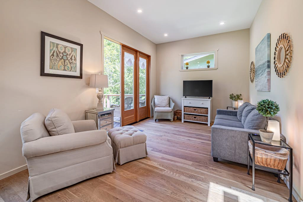 Newly Built, Dog-Friendly, Colorful Creekside Home - One Mile to the Ocean