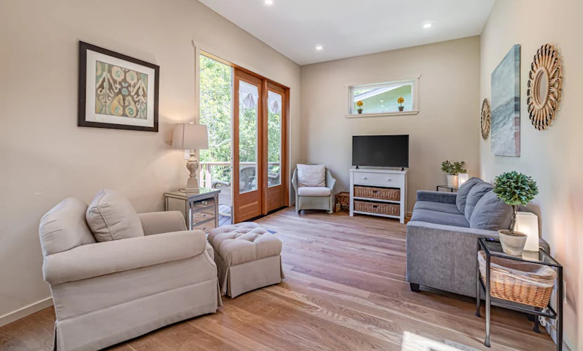 Newly Built, Dog-Friendly, Colorful Creekside Home - One Mile to the Ocean