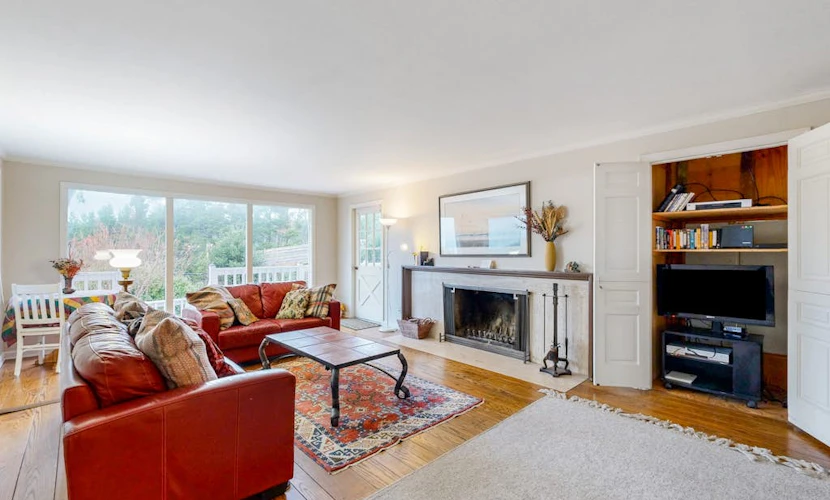 Oceanfront charmer with wood fireplace, games, & scenic deck - dog-friendly